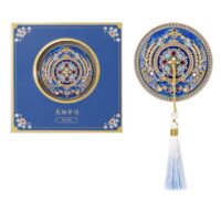 Exquisite Portable Makeup Mirror - Round with Whispers of flower